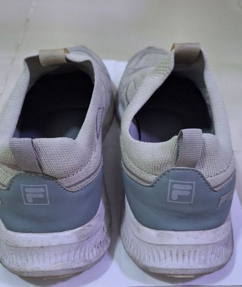 รองเท้า FILA ของแท้ไม่ใช่ของก๊อป สีเทา 25 CM เบอร์ 39 น้ำหนักเบามาก สภาพดี สวมใส่สบาย สนใจทักมาขอรายละเอียดเพิ่มเติมได้ค่ะ รูปที่ 2