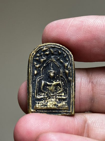 พระหล่อเก่า