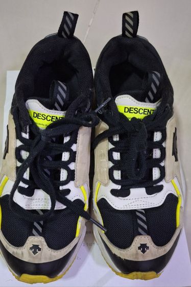 รองเท้า DESCENTE ของแท้ ดำขาวเทา 25Cm สภาพดีมาก เบาระดับ 3 สนใจทักเพิ่มเติมได้ค่ะ รูปที่ 3