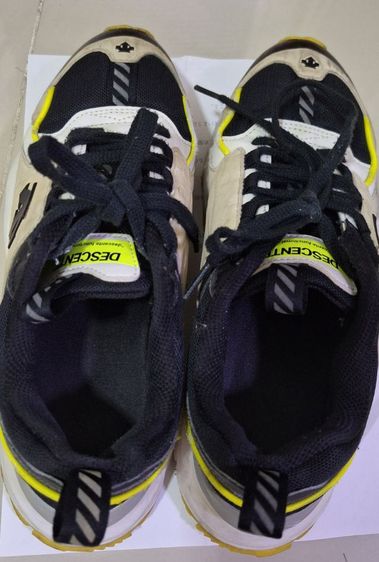 รองเท้าผ้าใบ ผ้า UK 6 | EU 39 1/3 | US 7.5 อื่นๆ รองเท้า DESCENTE ของแท้ ดำขาวเทา 25Cm สภาพดีมาก เบาระดับ 3 สนใจทักเพิ่มเติมได้ค่ะ