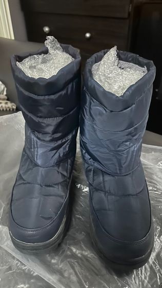 รองเท้าบูธ