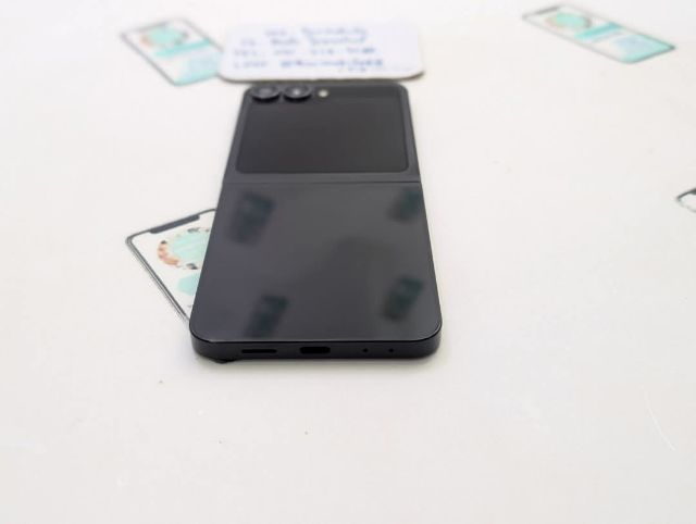 ขาย เทิร์น Samsung Galaxy Z Flip 7 Fe สี Black 128 GB สภาพสวย อุปกรณ์ครบยกกล่อง ประกันยาว เพียง 13,590 บาท เท่านั้น ครับ รูปที่ 7