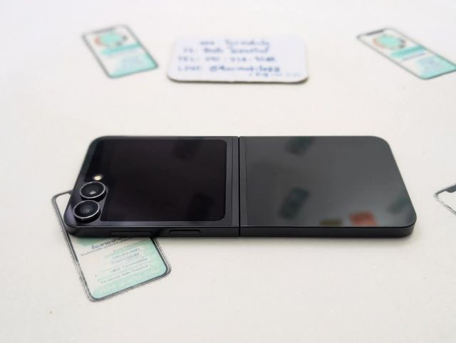 ขาย เทิร์น Samsung Galaxy Z Flip 7 Fe สี Black 128 GB สภาพสวย อุปกรณ์ครบยกกล่อง ประกันยาว เพียง 13,590 บาท เท่านั้น ครับ รูปที่ 5