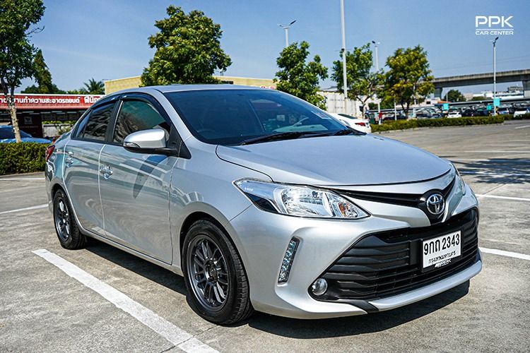 Toyota Vios 2021 1.5 Entry Sedan เบนซิน ไม่ติดแก๊ส เกียร์อัตโนมัติ เทา รูปที่ 3