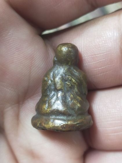 หลวงพ่อเงินขี้ตาเก่า รูปที่ 2