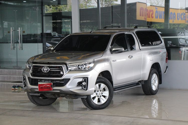 รถ Toyota Hilux Revo 2.4 E Prerunner สี บรอนซ์เงิน