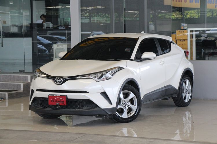 รถ Toyota C-HR 1.8 Entry สี ขาว