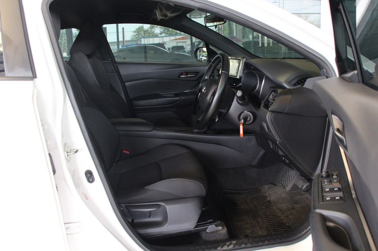 Toyota C-HR 2019 1.8 Entry Utility-car เบนซิน ไม่ติดแก๊ส เกียร์อัตโนมัติ ขาว รูปที่ 3