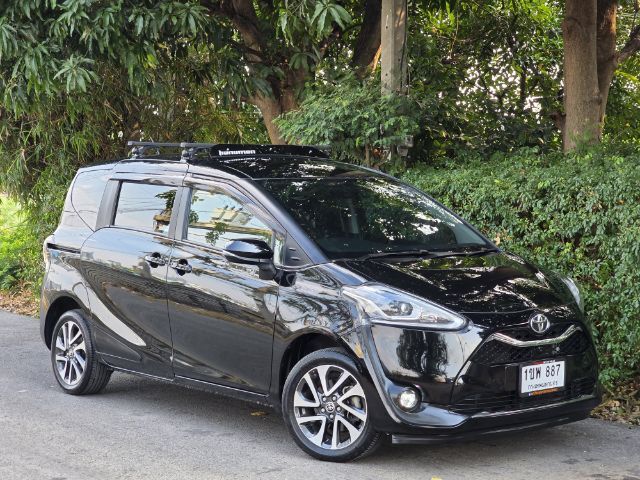 รถ Toyota Sienta 1.5 V สี ดำ