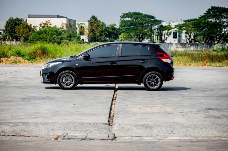 Toyota Yaris 2014 1.2 E Sedan เบนซิน เกียร์อัตโนมัติ ดำ รูปที่ 4