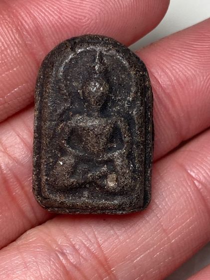 พระปางสมาธิเนื้อผงคลุกรัก