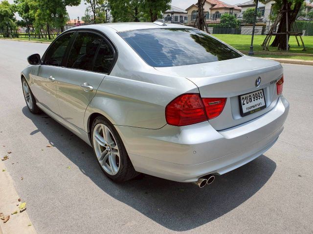 BMW Series 3 2010 320i Sedan เบนซิน ไม่ติดแก๊ส เกียร์อัตโนมัติ บรอนซ์เงิน รูปที่ 3
