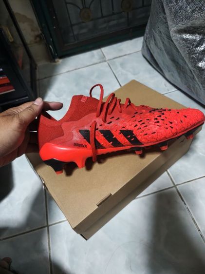 รองเท้าสตั๊ด adidas predator รูปที่ 6