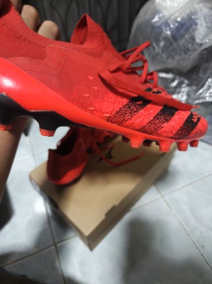 รองเท้าสตั๊ด adidas predator รูปที่ 2