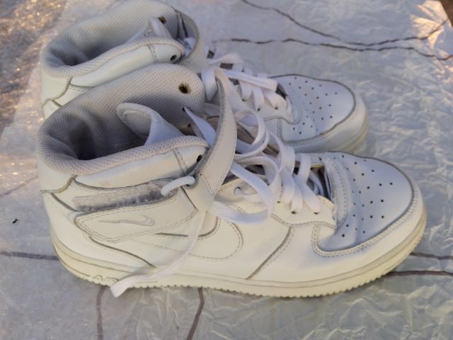 รองเท้ามือสองสภาพดี