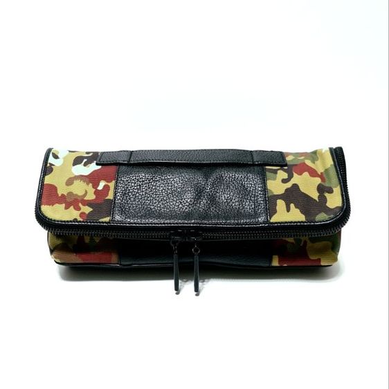ไม่ระบุ หลากสี หนังแท้ Used Like New 3.1 Phillip lim
31 Minute Camo Print Leather Trim Clutch Bag