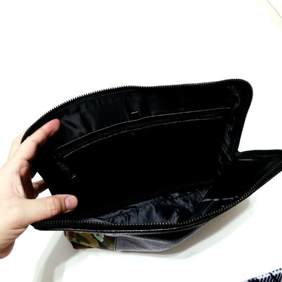 Used Like New 3.1 Phillip lim
31 Minute Camo Print Leather Trim Clutch Bag รูปที่ 13