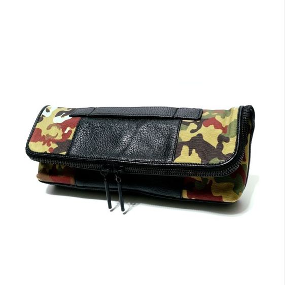 Used Like New 3.1 Phillip lim
31 Minute Camo Print Leather Trim Clutch Bag รูปที่ 2