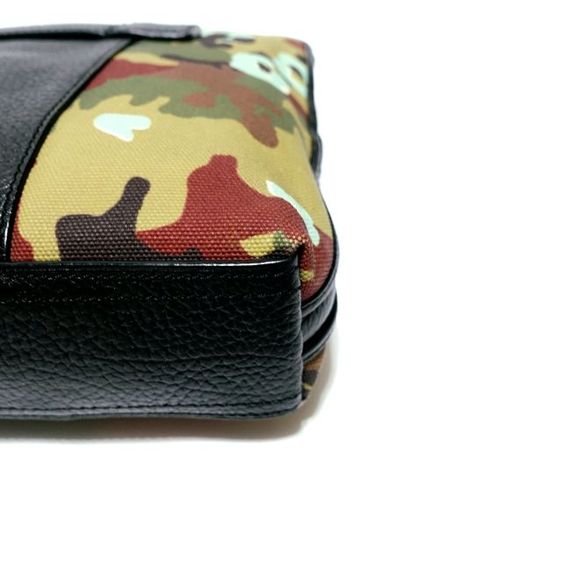 Used Like New 3.1 Phillip lim
31 Minute Camo Print Leather Trim Clutch Bag รูปที่ 10
