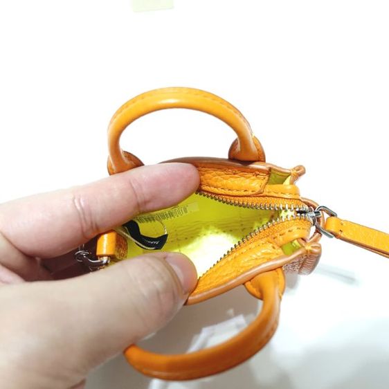 New MARC JACOBS The Leather Nano Tote Bag Charm in Orange Silver Hardware รูปที่ 8
