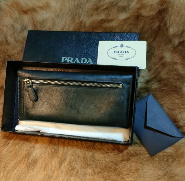 ❌ขายแล้วค่ะ❌กระเป๋าPradaของแท้💯 รุ่น Saffiano Leather Wallet
(ราคาช็อปที่ซื้อมา 37,000บาท) ส่งต่อราคาเบาๆ รูปที่ 4