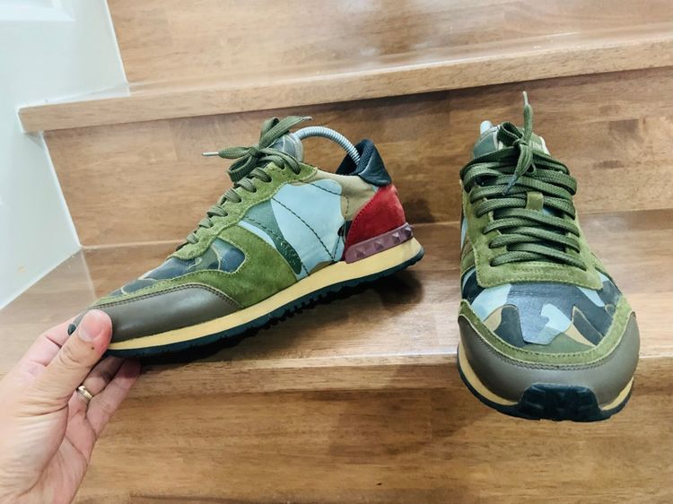 รองเท้าหนัง VALENTINO made in ITALY แท้ 💯 เบอร์ 40 cm 26 คนเท้า 25.5-26.5 cm ใส่ได้ครับ สภาพดีมาก ดีเทลสวย พื้นเต็ม ทรงสวย หายากน่าสะลมครับ รูปที่ 3