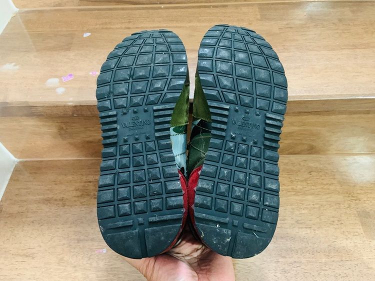 รองเท้าหนัง VALENTINO made in ITALY แท้ 💯 เบอร์ 40 cm 26 คนเท้า 25.5-26.5 cm ใส่ได้ครับ สภาพดีมาก ดีเทลสวย พื้นเต็ม ทรงสวย หายากน่าสะลมครับ รูปที่ 6