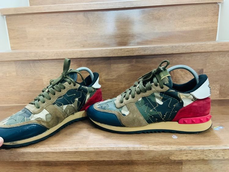 รองเท้าหนัง VALENTINO made in ITALY แท้ 💯 เบอร์ 40 cm 26 คนเท้า 25.5-26.5 cm ใส่ได้ครับ สภาพดีมาก ดีเทลสวย พื้นเต็ม ทรงสวย หายากน่าสะลมครับ รูปที่ 3