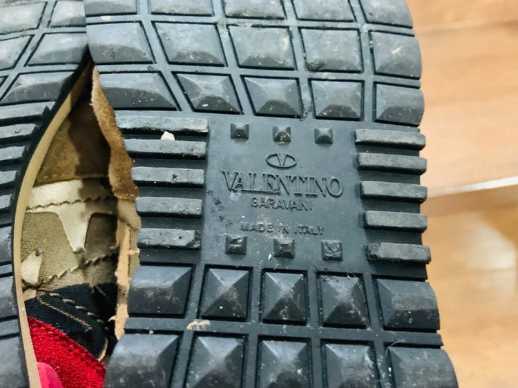 รองเท้าหนัง VALENTINO made in ITALY แท้ 💯 เบอร์ 40 cm 26 คนเท้า 25.5-26.5 cm ใส่ได้ครับ สภาพดีมาก ดีเทลสวย พื้นเต็ม ทรงสวย หายากน่าสะลมครับ รูปที่ 9