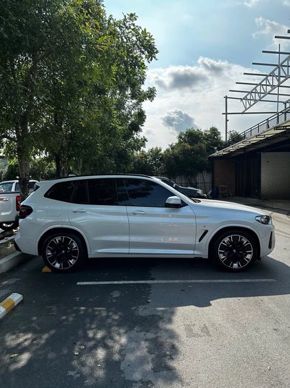 BMW iX3 2023 M Sport Utility-car ไฟฟ้า ไม่ติดแก๊ส เกียร์อัตโนมัติ ขาว รูปที่ 2
