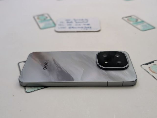 ขาย เทิร์น iQOO 15 5G Ram 16 Rom 512 ศูนย์ไทย อายุ 20 วัน สภาพใหม่เอี่ยม อุปกรณ์ครบยกกล่อง เพียง 25,990 บาท ครับ รูปที่ 8