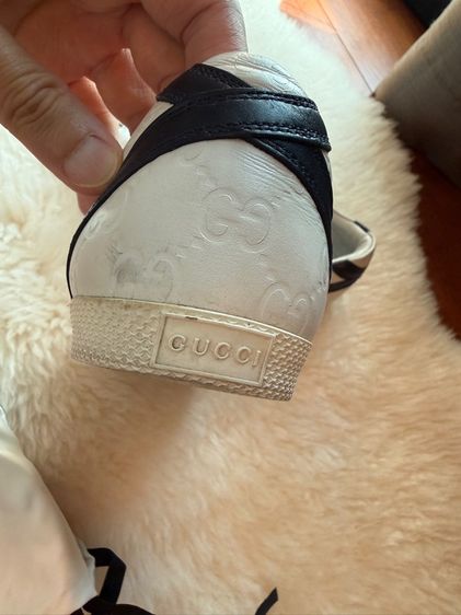 รองเท้า gucci valentino  รูปที่ 3