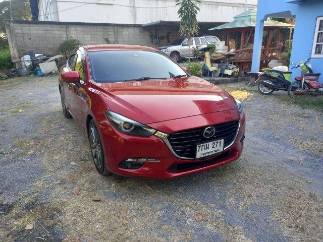 รถ Mazda Mazda3 2.0 E Sports สี แดง