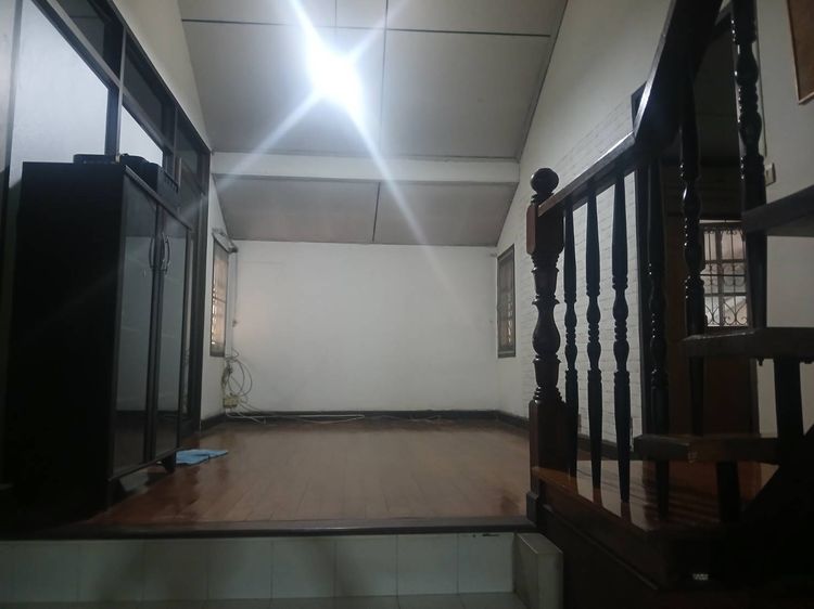 อื่นๆ ไม่มี สร้างเสร็จก่อน 2010 ขายบ้านเดี่ยวหลังใหญ่ 81 ตรว. ม.การบินไทย แจ้งวัฒนะ 43 – พื้นที่เยอะ ทำเลทอง ใกล้รถไฟฟ้าและทางด่วน รูปที่ 3