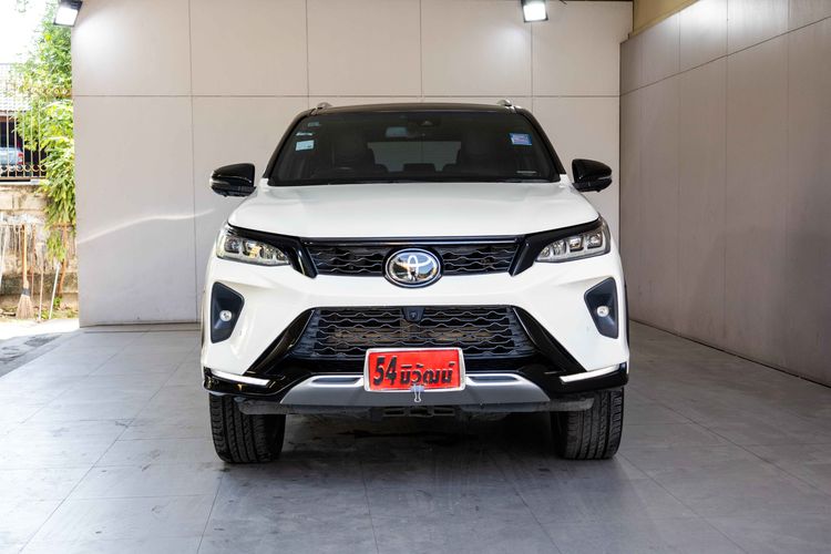 Toyota Fortuner 2020 2.8 Legender 4WD Utility-car ดีเซล ไม่ติดแก๊ส เกียร์อัตโนมัติ ขาว รูปที่ 2