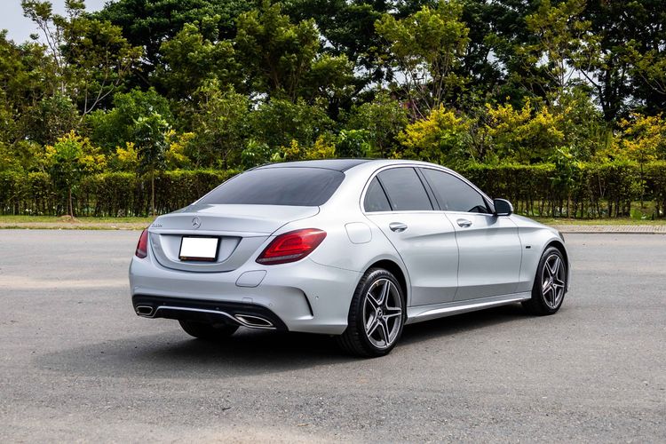 Mercedes-Benz C-Class 2019 C300 Sedan ไฮบริด ไม่ติดแก๊ส เกียร์อัตโนมัติ เทา รูปที่ 3
