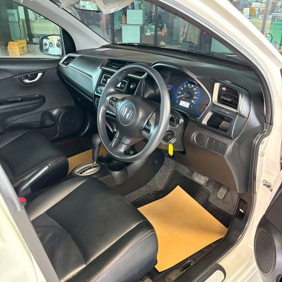 Honda Brio 2018 1.2 Amaze V Sedan เบนซิน ไม่ติดแก๊ส เกียร์อัตโนมัติ ขาว รูปที่ 3