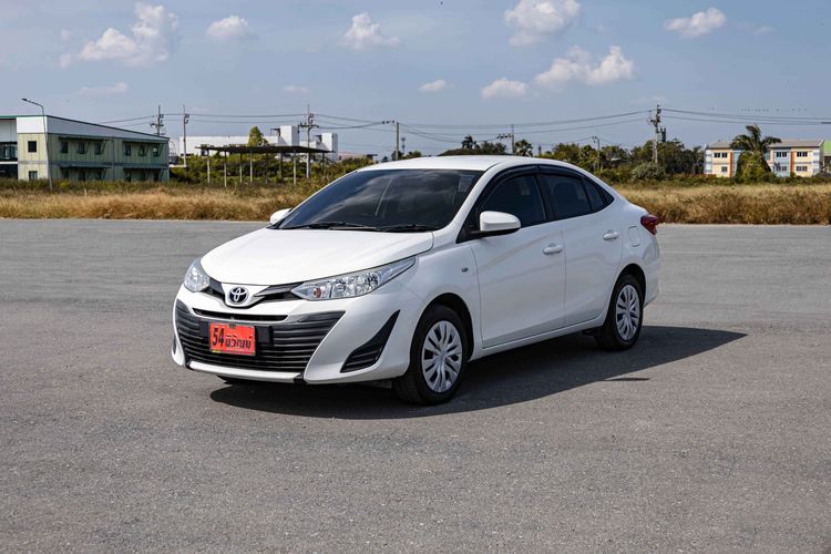 Toyota Yaris ATIV 2019 1.2 E Sedan เบนซิน ไม่ติดแก๊ส เกียร์อัตโนมัติ ขาว รูปที่ 3