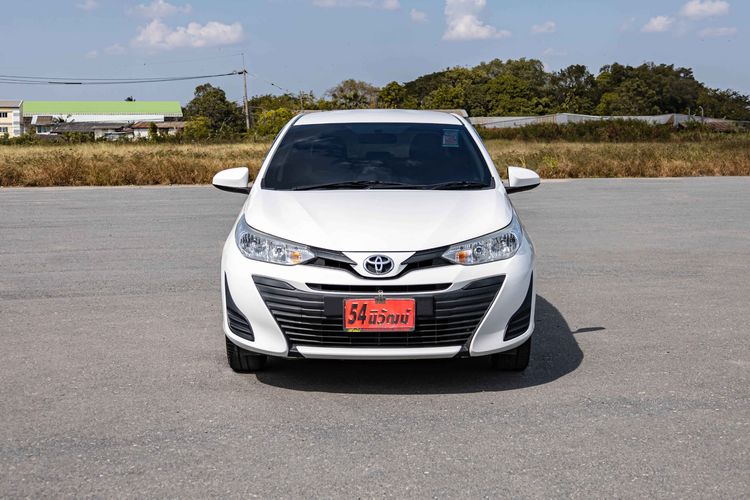 Toyota Yaris ATIV 2019 1.2 E Sedan เบนซิน ไม่ติดแก๊ส เกียร์อัตโนมัติ ขาว รูปที่ 2