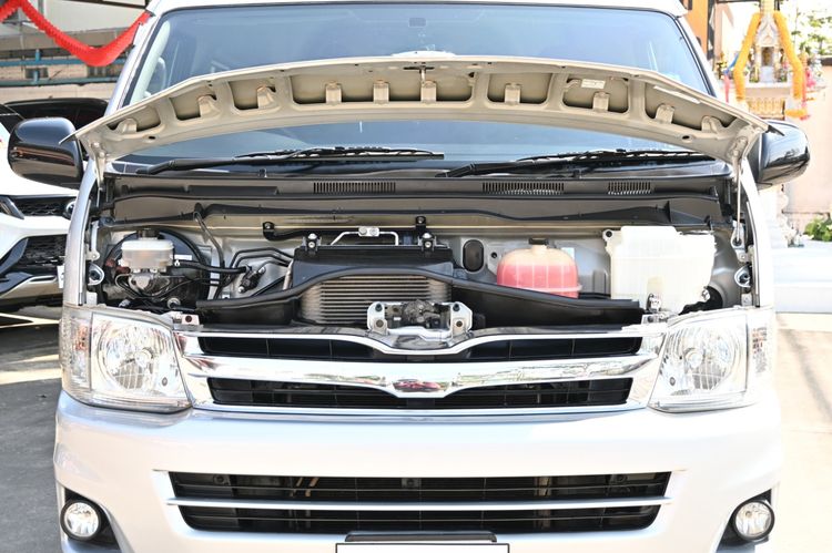 Toyota Commuter 2013 2.5 Van ดีเซล ไม่ติดแก๊ส เกียร์ธรรมดา เทา รูปที่ 4