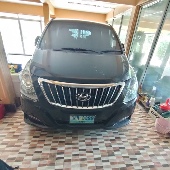 รถ Hyundai H-1  2.5 Elite สี ดำ