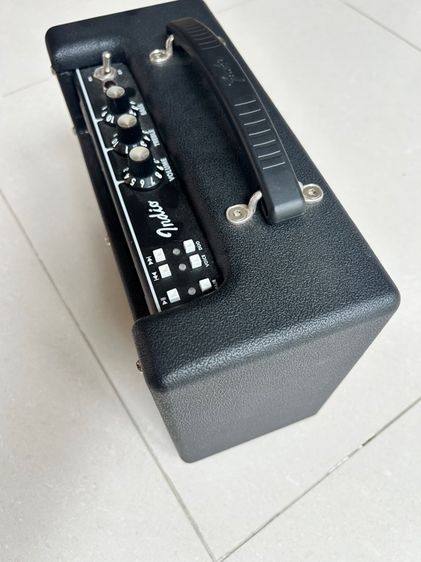 แอมป์กีตาร์ Fender ขนาดเล็ก