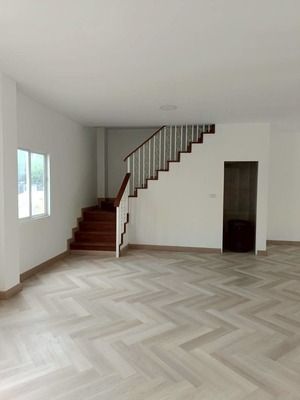 อื่นๆ ไม่มี ขายด่วน ขายขาดทุน ราคาต่อรองได้อีก โฮมออฟฟิศ 3 ชั้น ทำเลทองใจกลางพิษณุโลก  รูปที่ 4