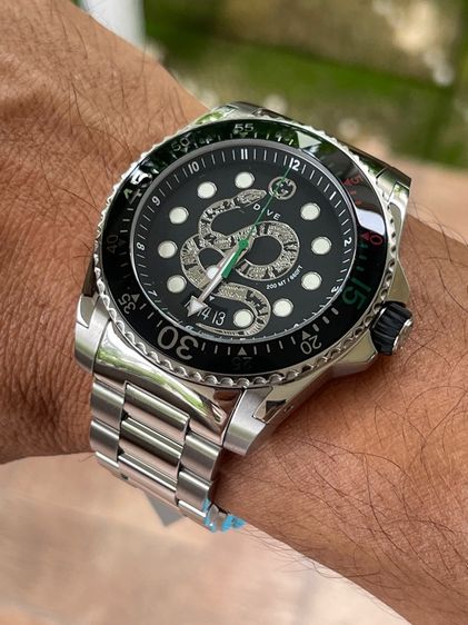 GUCCI Dive Snake XL Swiss 45 mm Stainless Steel Black Dial Men’s 's Quartz Watch YA136218 รูปที่ 11