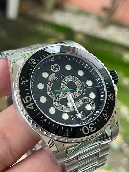 GUCCI Dive Snake XL Swiss 45 mm Stainless Steel Black Dial Men’s 's Quartz Watch YA136218 รูปที่ 8
