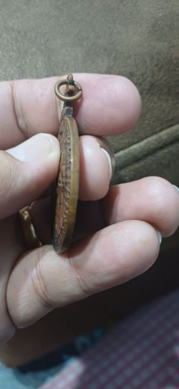 เหรียญอนุสรณ์วีรชน 14 ตุลาคมปีพ.ศ.2516 เป็นเหรียญประวัติศาสตร์ครั้งสำคัญของประเทศไทย รูปที่ 3