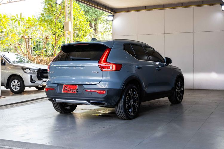 Volvo XC40 2020 2.0 T5 AWD Inscription Utility-car เบนซิน ไม่ติดแก๊ส เกียร์อัตโนมัติ เทา รูปที่ 4
