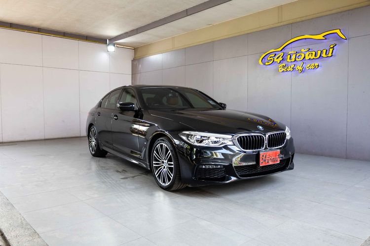รถ BMW Series 5 530e สี ดำ