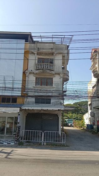 อาคารพาณิชย์ 3.5 ชั้น 21 ตรว.ต่อห้อง ริมถนนพหลโยธิน อ.เมือง ลพบุรี 