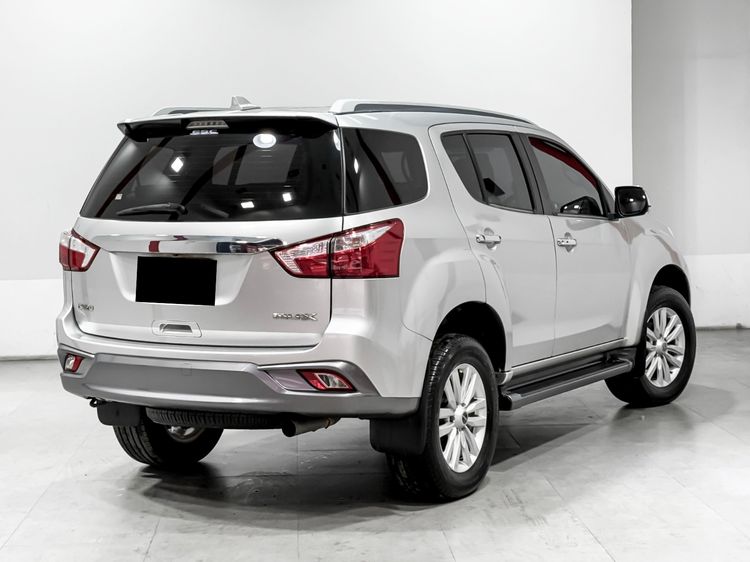 Isuzu MU-X 2018 3.0 Utility-car ดีเซล เกียร์อัตโนมัติ บรอนซ์เงิน รูปที่ 3